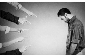 ¿Qué es la teoría del etiquetamiento en criminología?