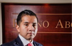 Las ocurrencias del mandatario capitalino y sus carteles inmobiliarios