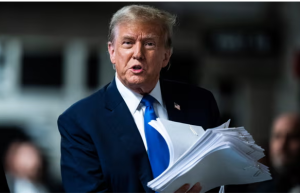 Trump regresa a la corte para el cuarto día de juicio después de un difícil proceso de selección del jurado