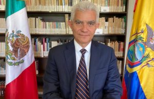 Denunciado en Ecuador Roberto Canseco, el diplomático que se resistió al asalto a la embajada de México