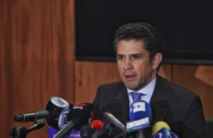 Tribunal confirma orden a FGR para dar acceso a Santos a la carpeta sobre Irarragorri