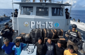 Detienen a seis mexicanos en El Salvador que buscaban traficar más de mil 500 kilos de cocaína