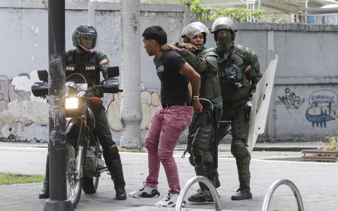 Maduro confirma dos mil detenidos durante protestas; CIDH expresa condena