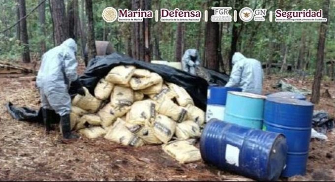 Aseguran en Michoacán toneladas de metanfetaminas Elementos de la Marina aseguran laboratorio de metanfetamina en Michoacán