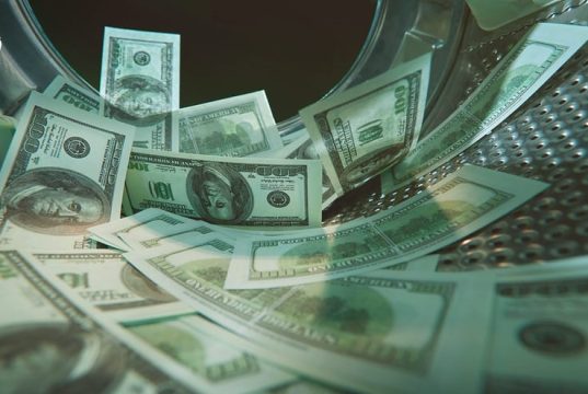 El precio encubierto del poder: Personas Políticamente Expuestas y los nuevos desafíos del lavado de dinero