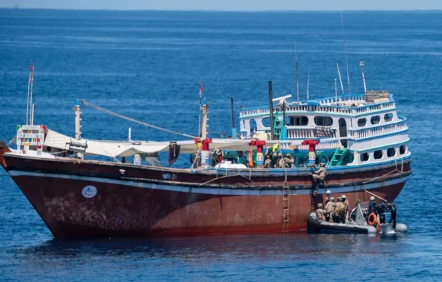 dhow-friendly-approach-min