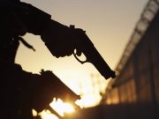 Responsabilidad sobre armas de fuego de uso exclusivo del ejército heredadas