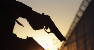 Responsabilidad sobre armas de fuego de uso exclusivo del ejército heredadas