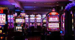 Cuando el delito se sienta a jugar: criminología de las apuestas bajo sospecha